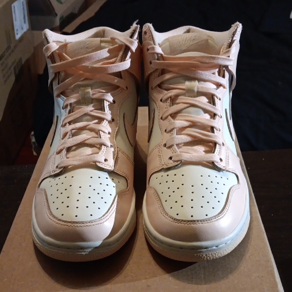 Nike Dunk High Women's Sail Crimson Tint (2021) Womens 7 EUC - Picture 4 of 9